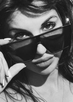 Free Stock Photo of Woman with sunglasses