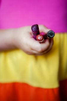 Free Stock Photo of Child with crayons