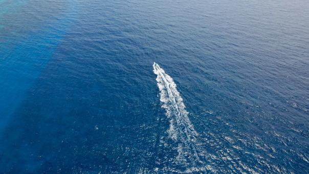 Free Stock Photo of Boat wake