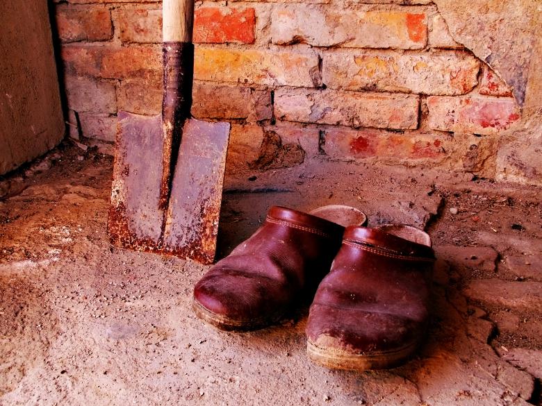 Free stock image of Old shoes with shovel created by fiorelisa