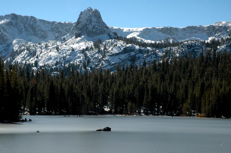 Free stock image of Frozen lake created by jon liu