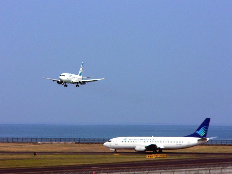 Free stock image of Happy Landing, Happy Take Off created by Budi Purwito