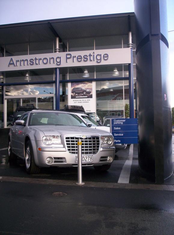 Free stock image of Chrysler 300 imposes itself created by Peter Alexander Robb