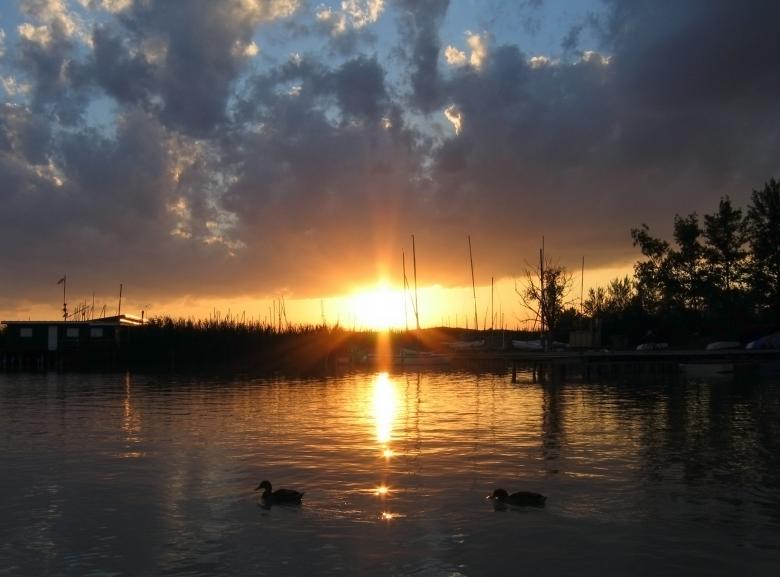 Free stock image of A blissful sunset created by harald-cezar mosoarca