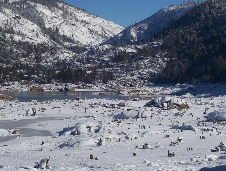 Free stock image of Snowy and icy lake created by christelle rittener
