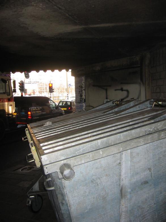 Free stock image of Container in an alley created by damien van holten