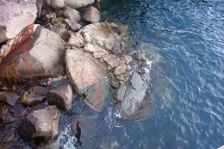 Free stock image of Cliffs by the sea created by Héðinn