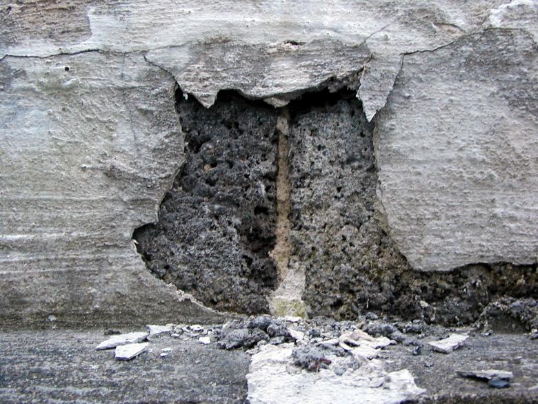 Free stock image of Cracked wall surface created by Bjorgvin