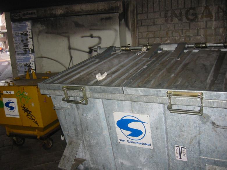 Free stock image of Dumpster created by damien van holten