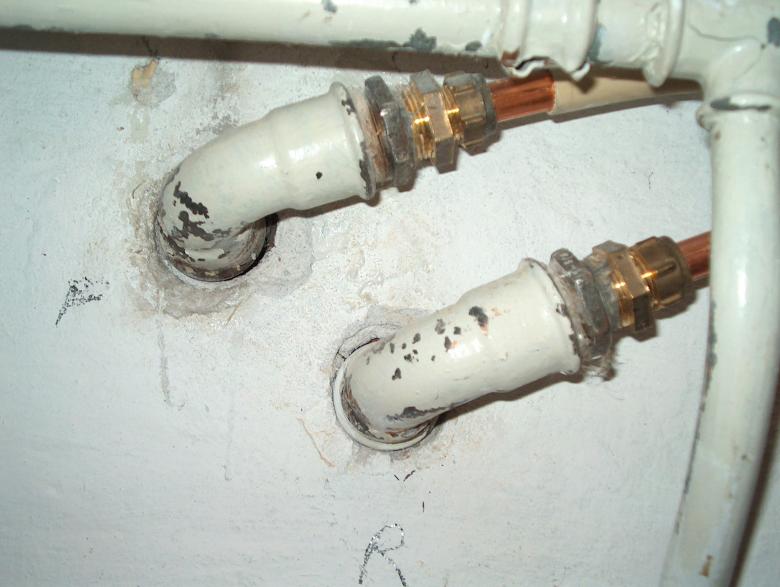 Free stock image of Rusted pipes created by Bjorgvin