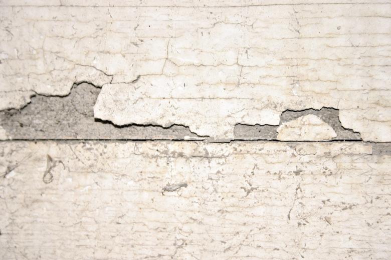 Free stock image of Cracked wall texture created by Bjorgvin