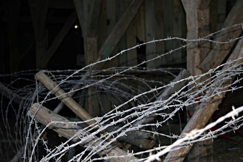 Free stock image of Barbed wire created by Bjorgvin