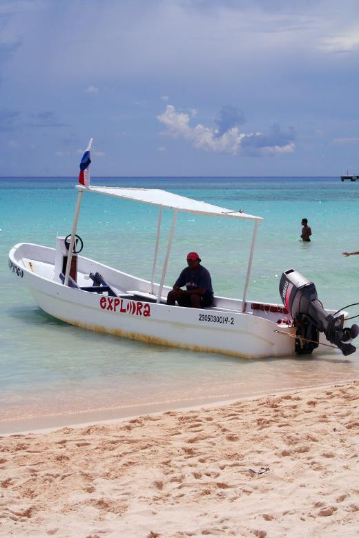 Free stock image of Boat on tropical shores created by damien van holten