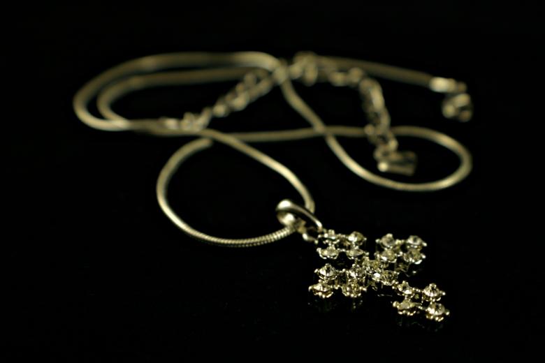Free stock image of Cross neclace created by Bjorgvin