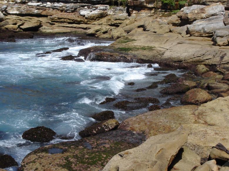 Free stock image of Cliffs by the sea created by Osama Hasan Khan