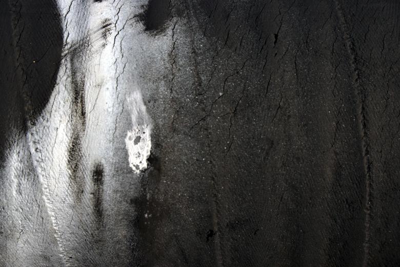 Free stock image of Cracked rubber surface created by Bjorgvin
