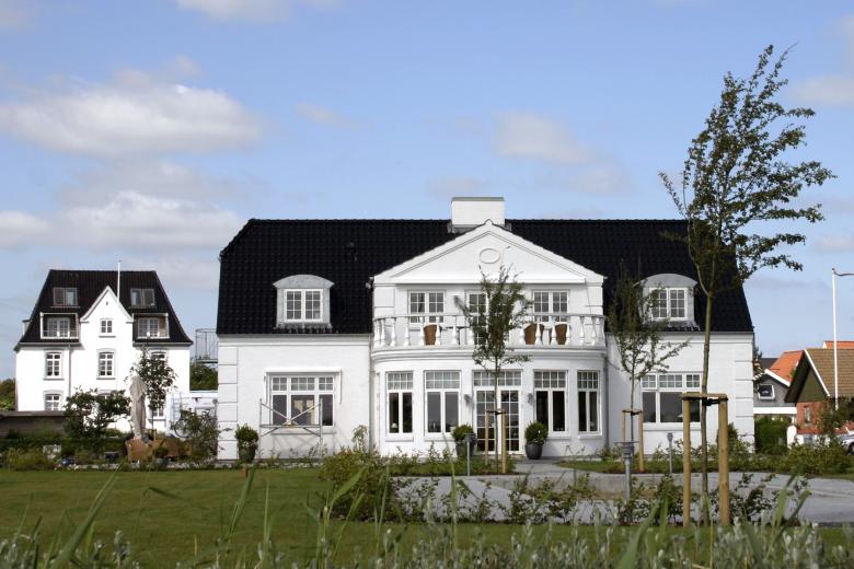 Free stock image of White houses created by Bjorgvin