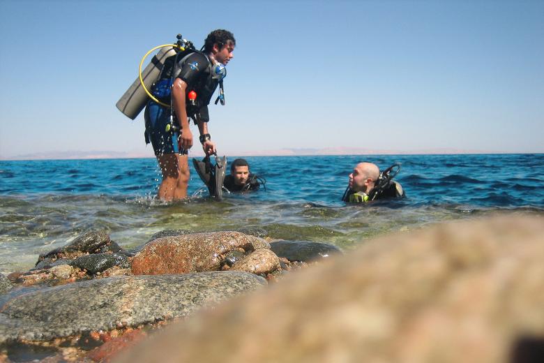 Free stock image of Scuba Divers created by ameer ghanem