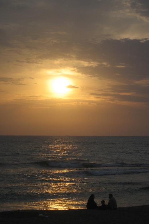 Free stock image of Sunset on the beach created by ameer ghanem