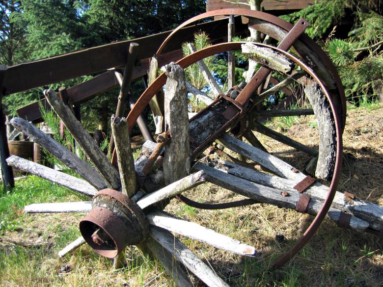 Free stock image of Carriage wheel created by Bent Arvesen