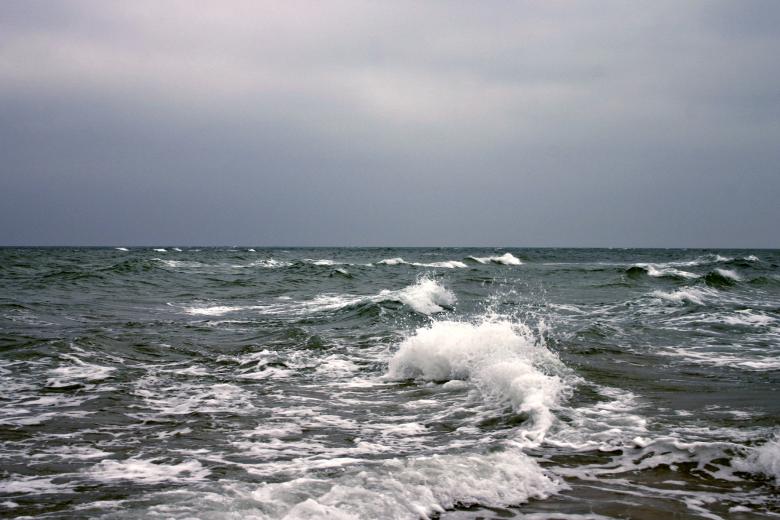 Free stock image of Splashing sea created by Bjorgvin