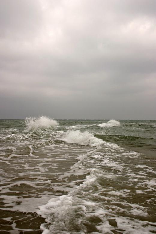 Free stock image of Splashing sea created by Bjorgvin