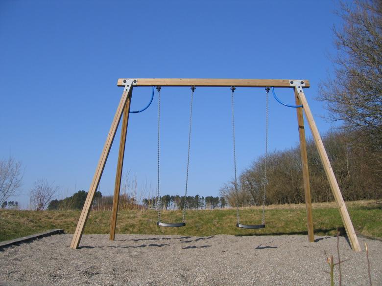 Free stock image of Giant swingset created by Andri Óskarsson