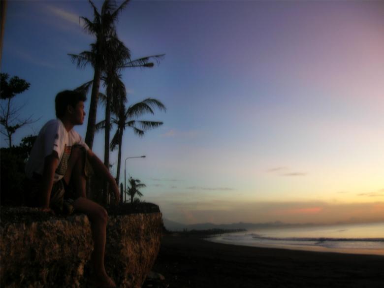 Free stock image of Watching the sunrise created by Didi Supardi