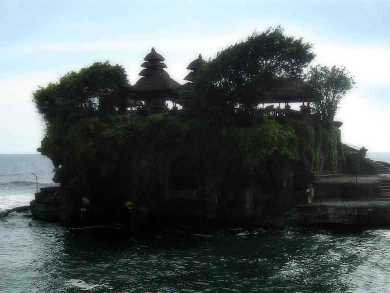 Free stock image of tanah lot bali created by Didi Supardi