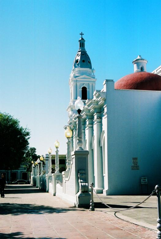 Free stock image of Chained off cathedral created by Jesus Baez