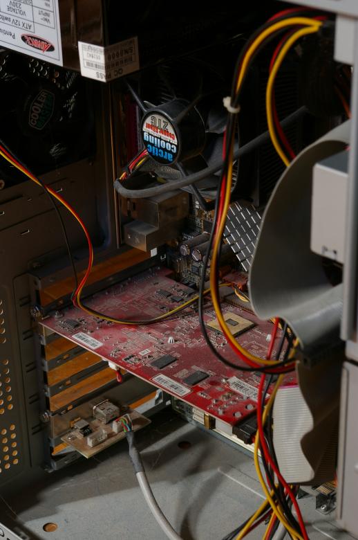 Free stock image of Inside a computer created by frhuynh