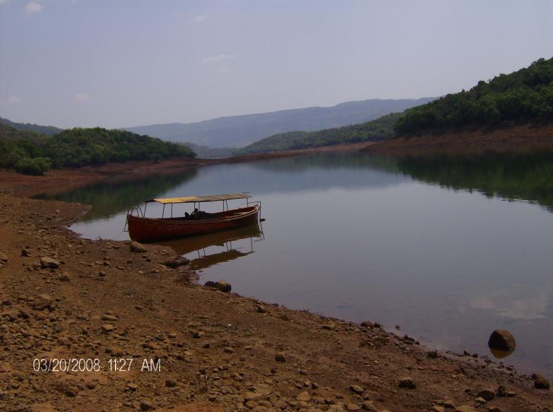 Free stock image of Boat by the lake created by Vivek