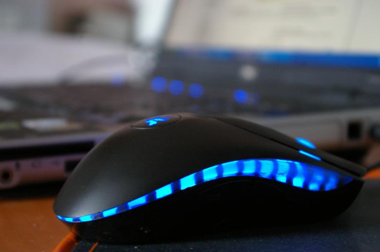 Free stock image of Laptop with blue mouse created by frhuynh