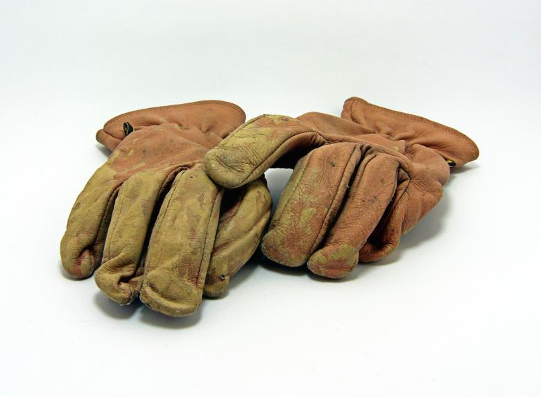 Free stock image of Old leather gloves created by homero chapa