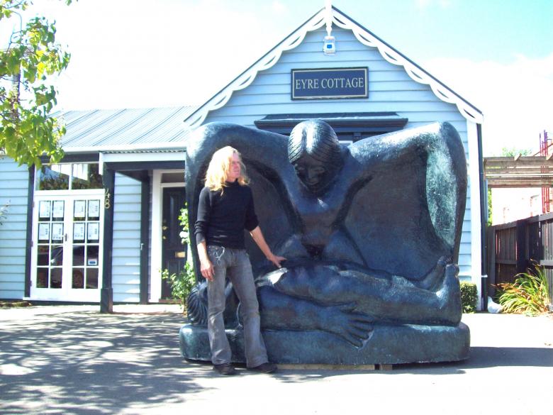 Free stock image of castrating woman - eyre cottage in Papan created by Peter Alexander Robb