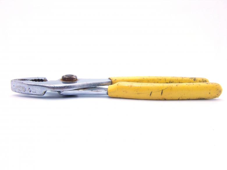 Free stock image of Pliers created by homero chapa