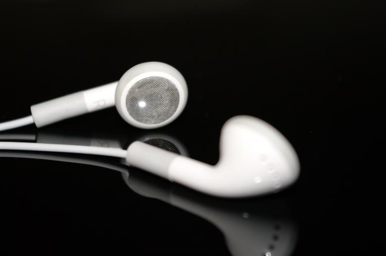 Free stock image of iPod earphones created by frhuynh