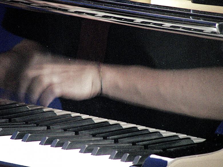 Free stock image of Pianoman created by Furio Franceschinel