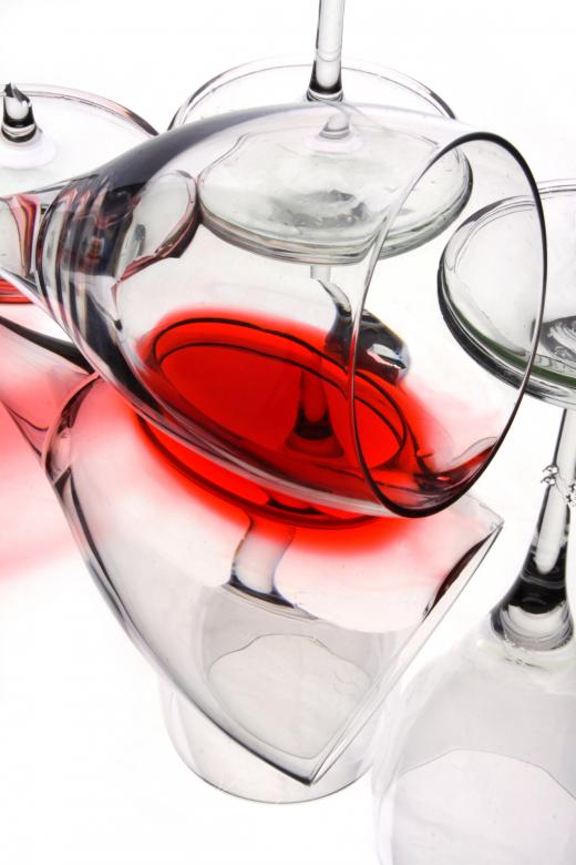 Free stock image of Vine glasses created by Photomaryke