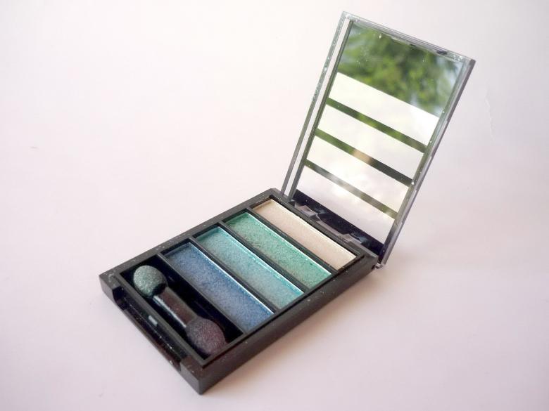 Free stock image of MakeUp Kit created by Bilal Aslam