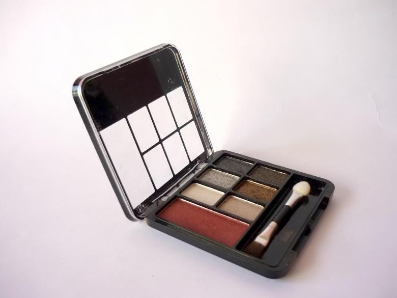 Free stock image of MakeUp Kit created by Bilal Aslam