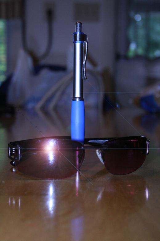 Free stock image of Pen and sunglasses created by GusRomanPhotography