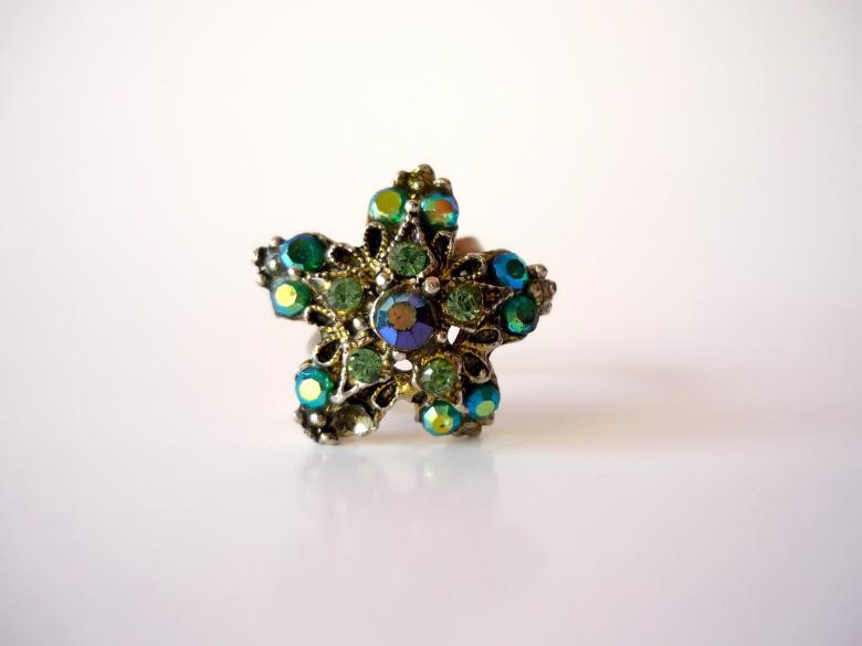 Free stock image of Flower Ring created by Bilal Aslam