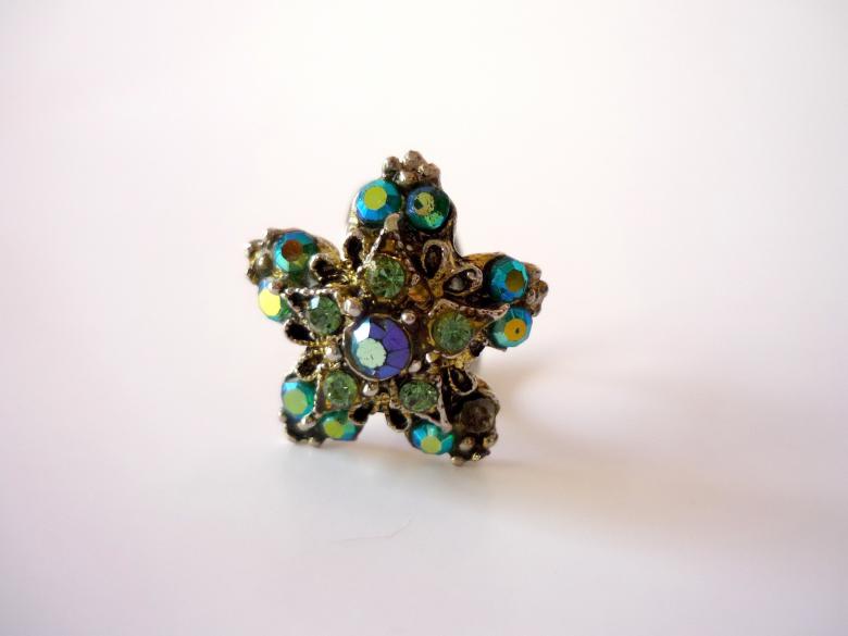 Free stock image of Flower Ring created by Bilal Aslam
