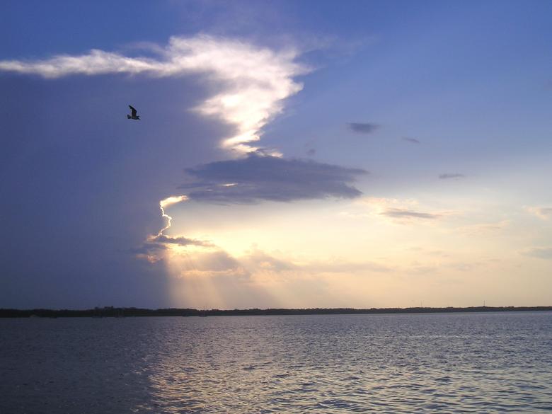 Free stock image of The heavenly lights before the storm created by Jesus Baez