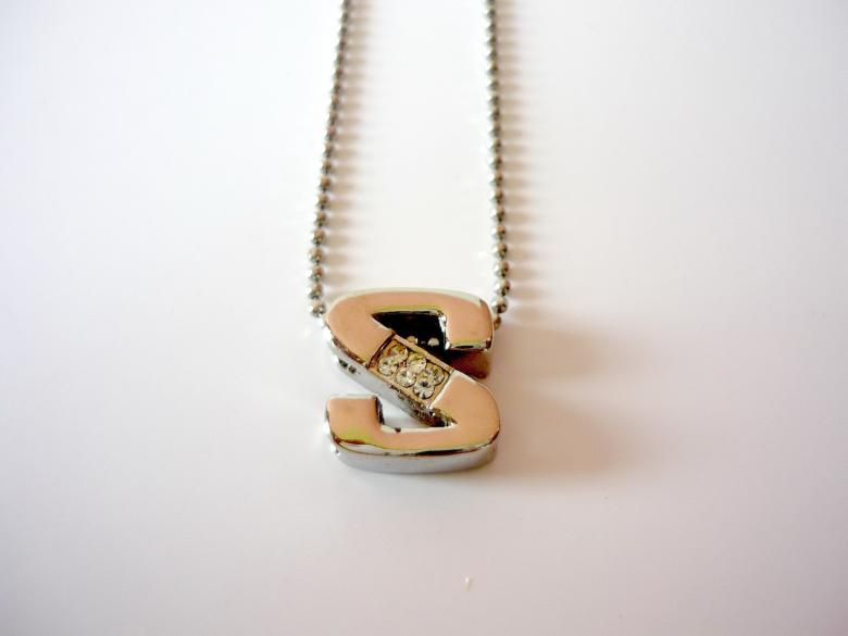Free stock image of Necklace created by Bilal Aslam