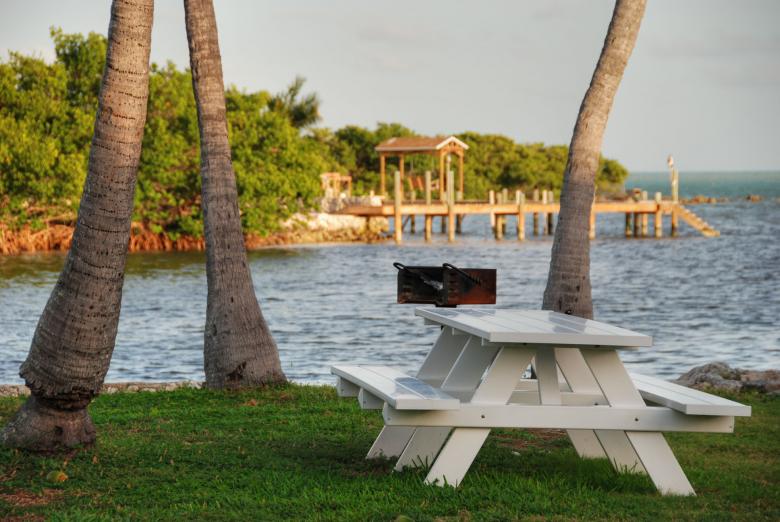 Free stock image of Bench in Islamorada created by Giovanni Gagliardi