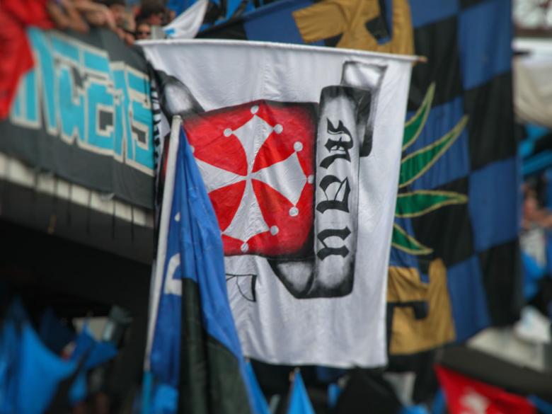 Free stock image of Supporters, 2003 created by Giovanni Gagliardi