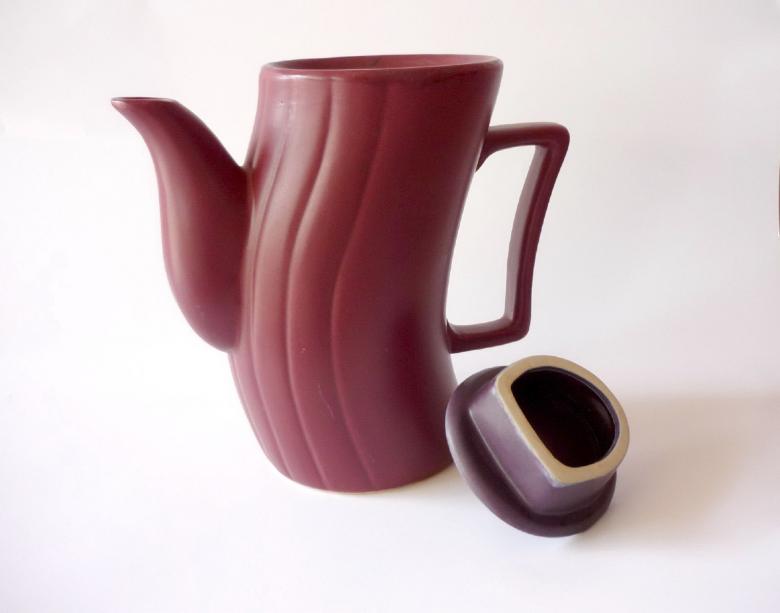Free stock image of Maroon Kettle created by Bilal Aslam