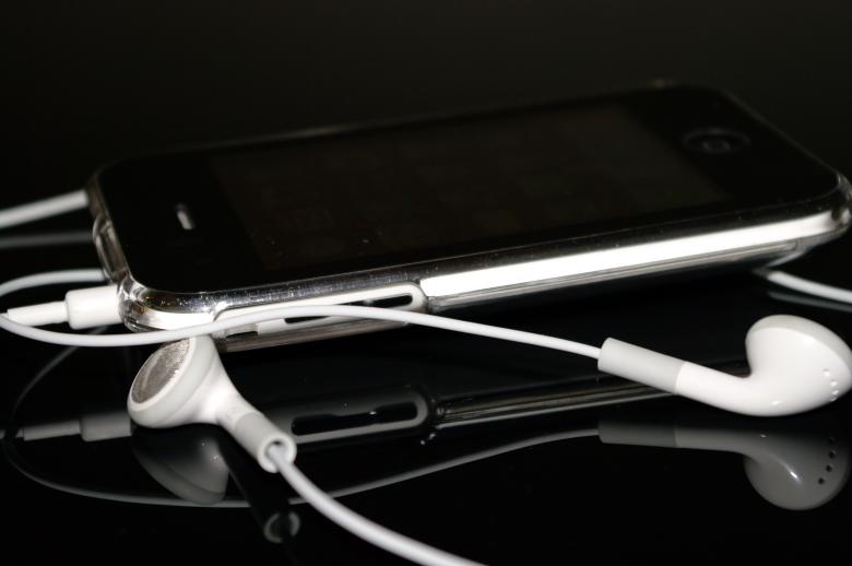 Free stock image of iPhone with headset created by frhuynh